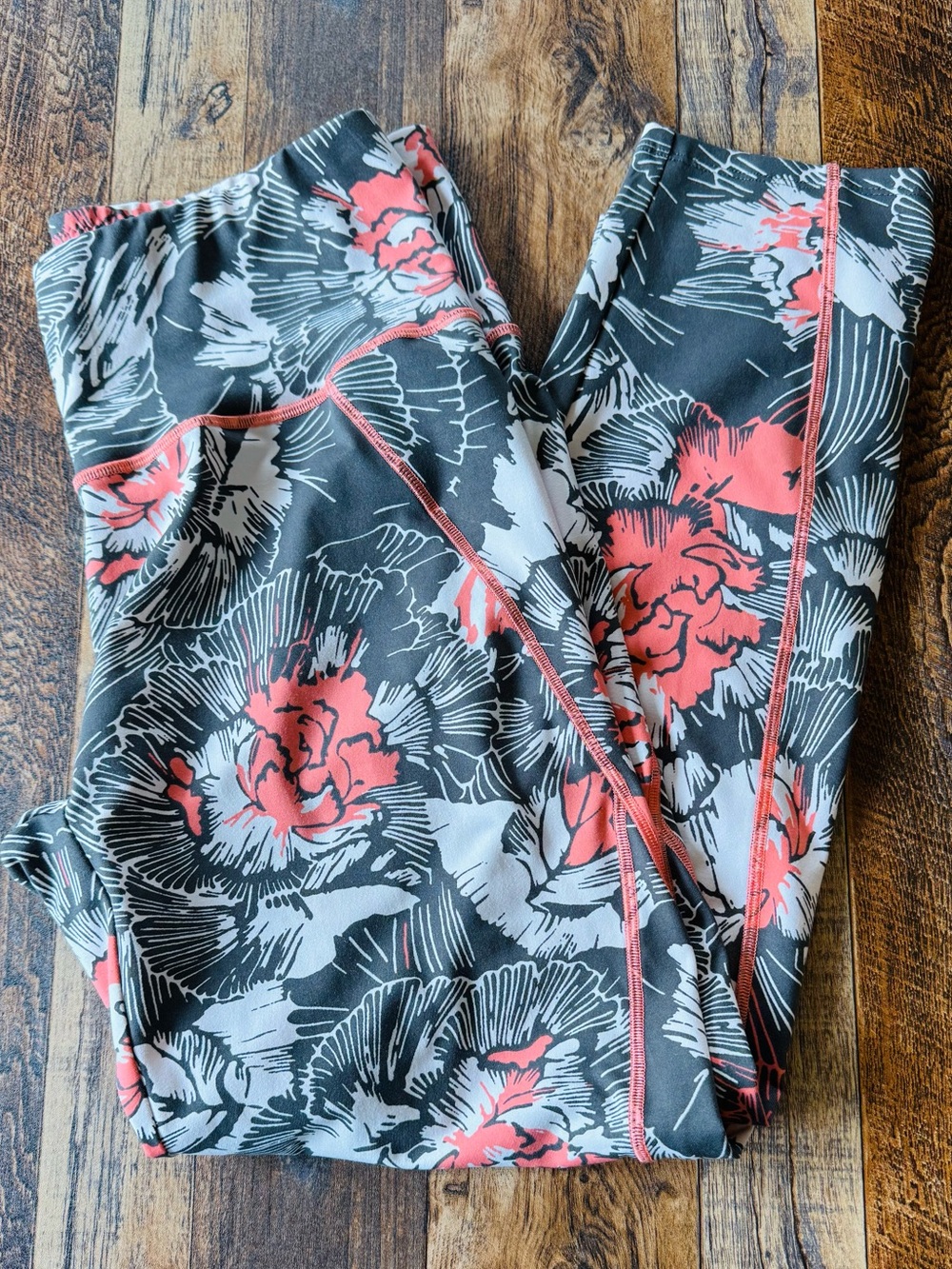 Natori Women’s Leggings High Rise Cropped Gray Coral Floral Size Large Athletic